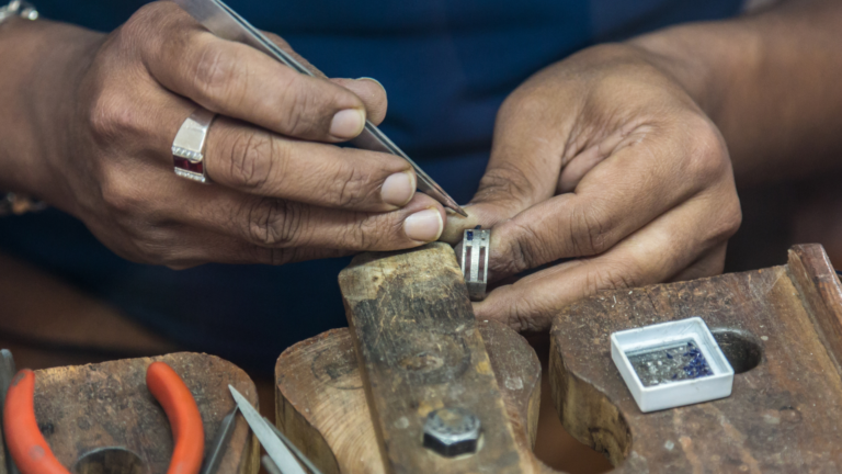 jewelry make