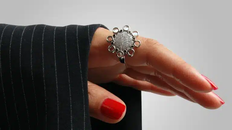 Crafting Jewelry Narratives