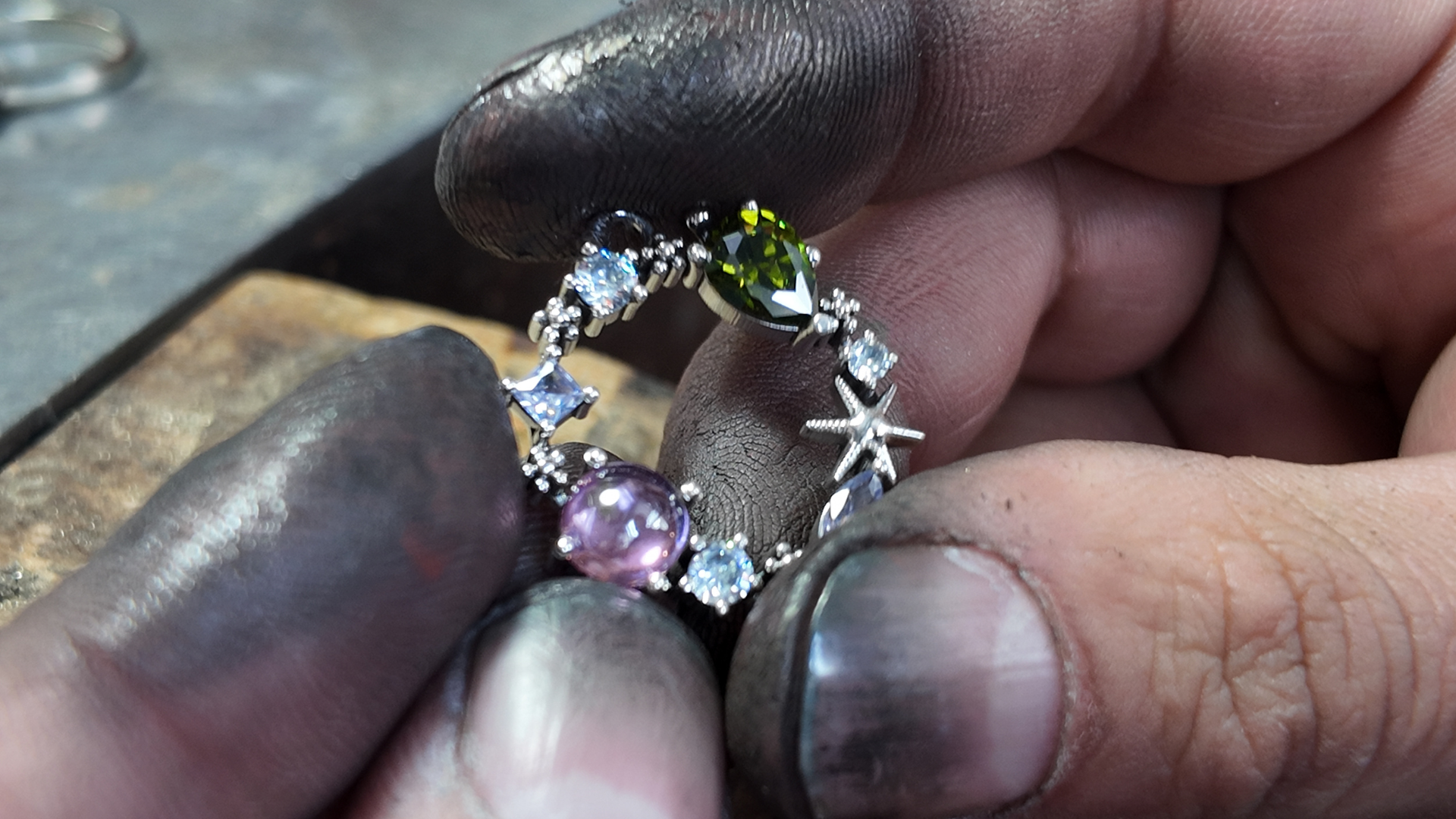 What Makes Gemstones Shine