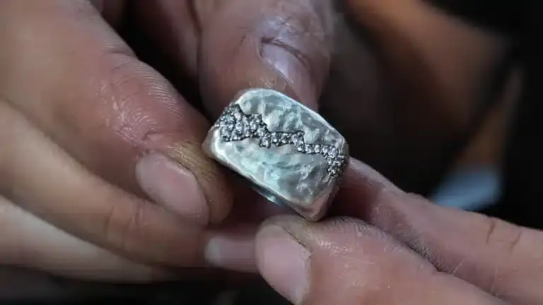 Oxidized Silver Jewellery: A Strong Finish for Men’s Collections
